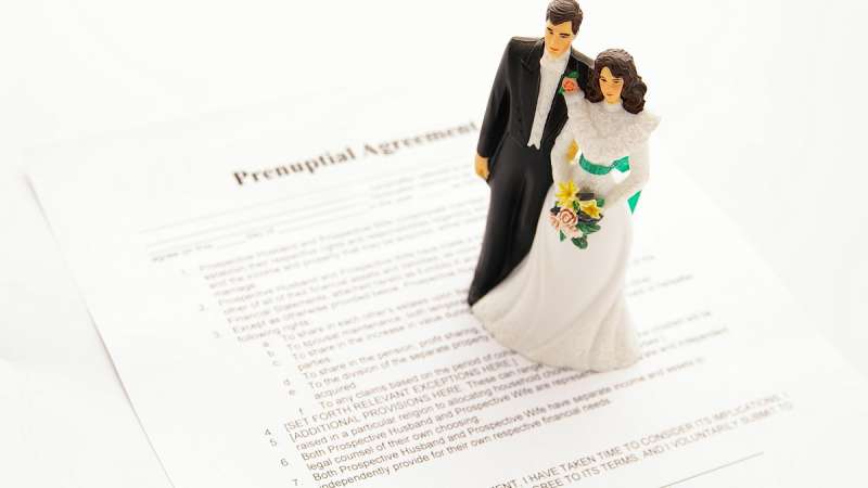 Can I Ask My Future Spouse to Sign a Prenup? 
