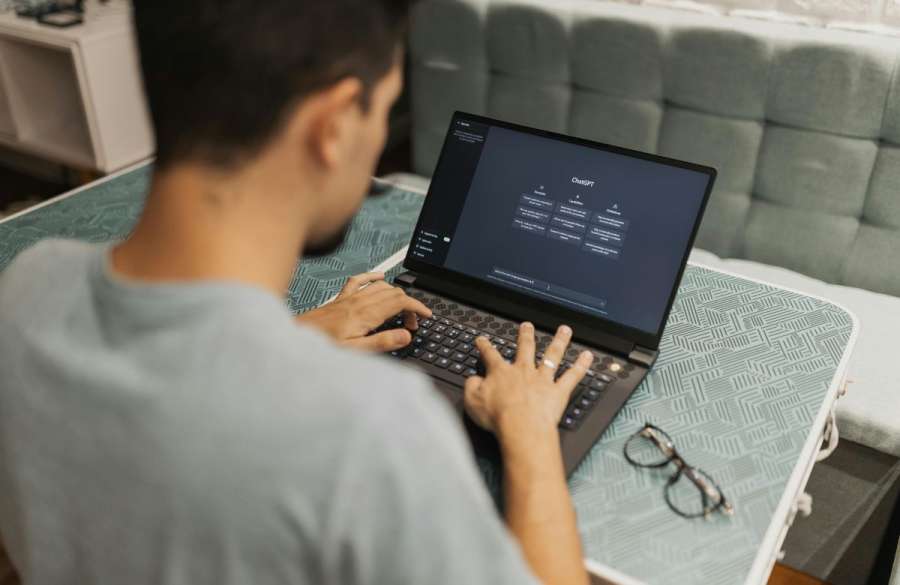 How in house legal teams can use AI safely