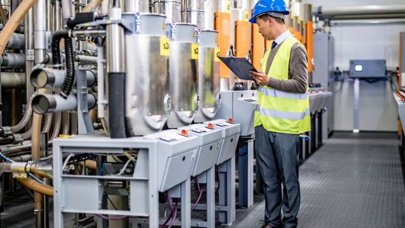 Key Clauses in Manufacturing Contracts: Equipment, Delivery and Acceptance Explained