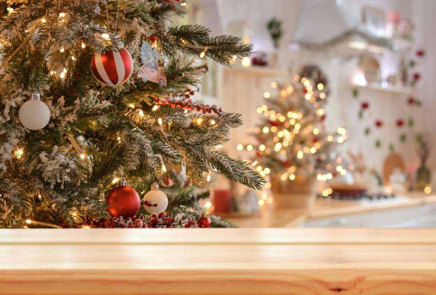 Seasonal displays and decorations