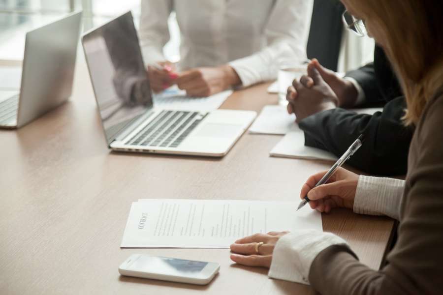Which terms and conditions apply to a Battle of the Forms