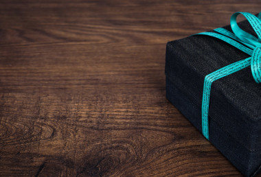 Generous gifts leave wife with nothing