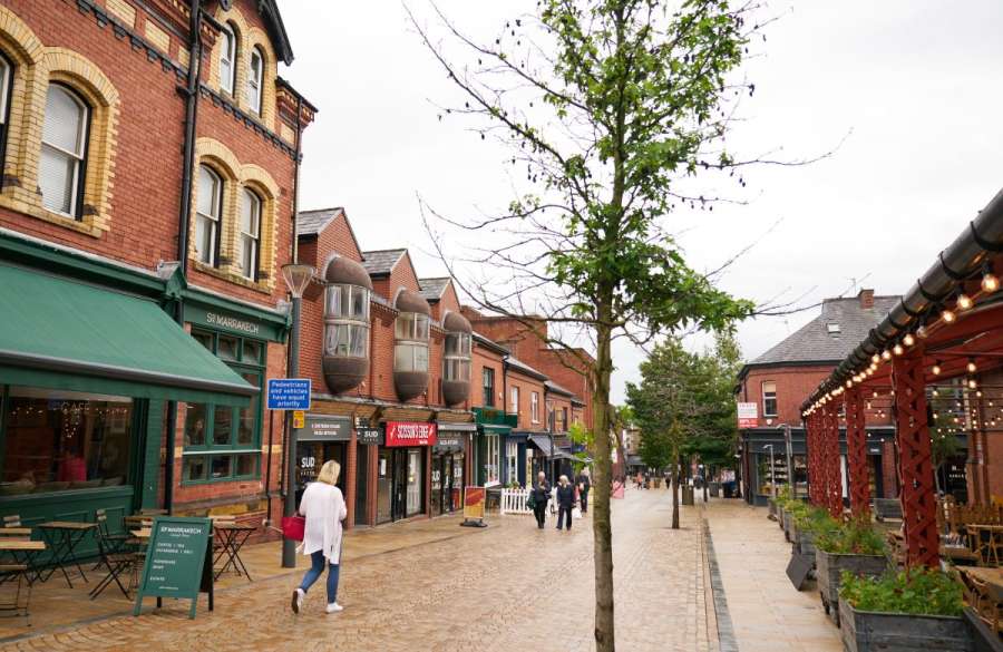 walks in altrincham